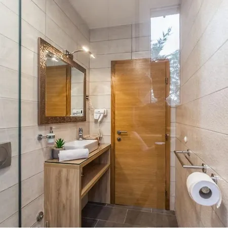 فيلة Zara Near Porec For 8 Persons With Private Pool Višnjan