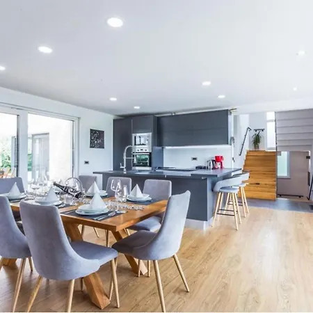 Zara Near Porec For 8 Persons With Private Pool *
